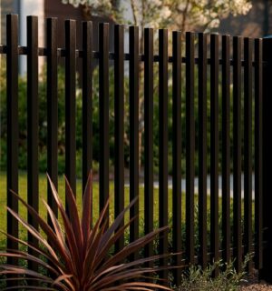 Μεταλλικό κάγκελο σύγχρονου σχεδιασμού